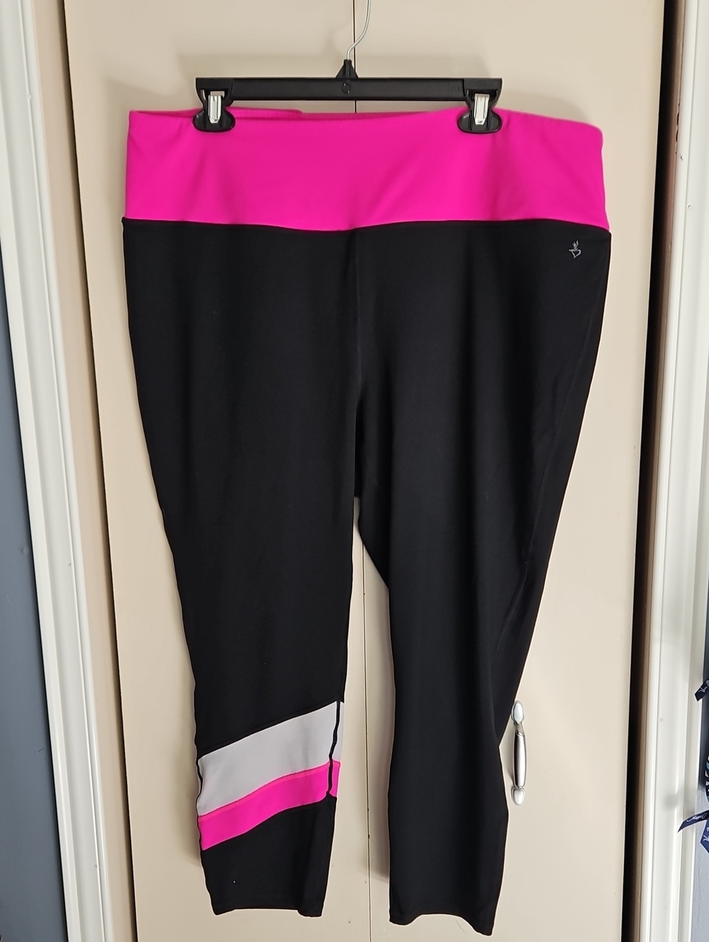 TOORID Capri Leggings with Pink Waistband COMPRESSION Sz.3x Fits Smaller